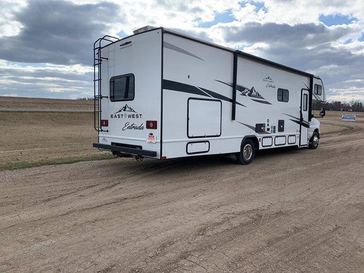 2024-east-to-west-entrada-motorhome-image-5
