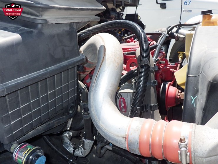 2019-international-durastar-4300-image-23