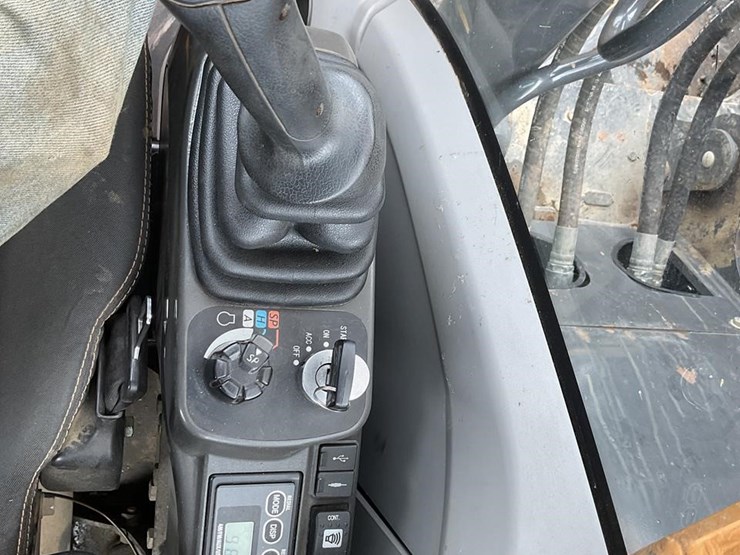 2020-case-cx245dsr-image-15
