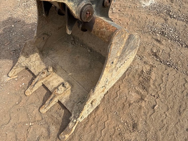 2019-kato-hd35v4-hydraulic-mini-excavator-image-9