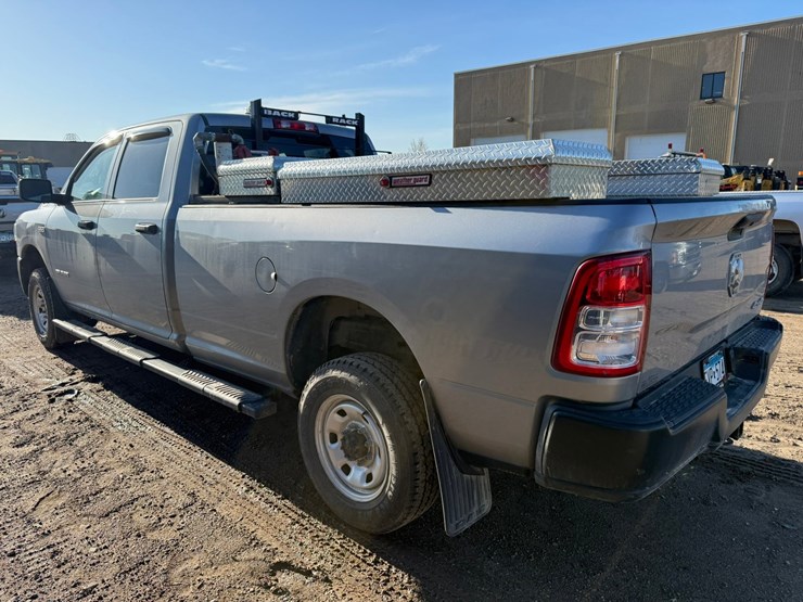 2021-dodge-2500-image-3