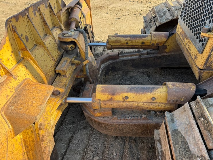 caterpillar-d4h-lgp-image-17
