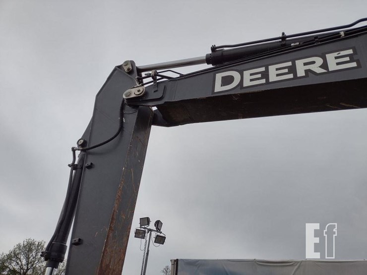 2006-deere-270d-lc-image-14