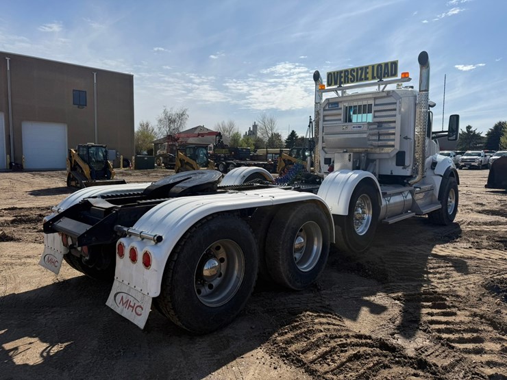 2021-kenworth-t880-image-5