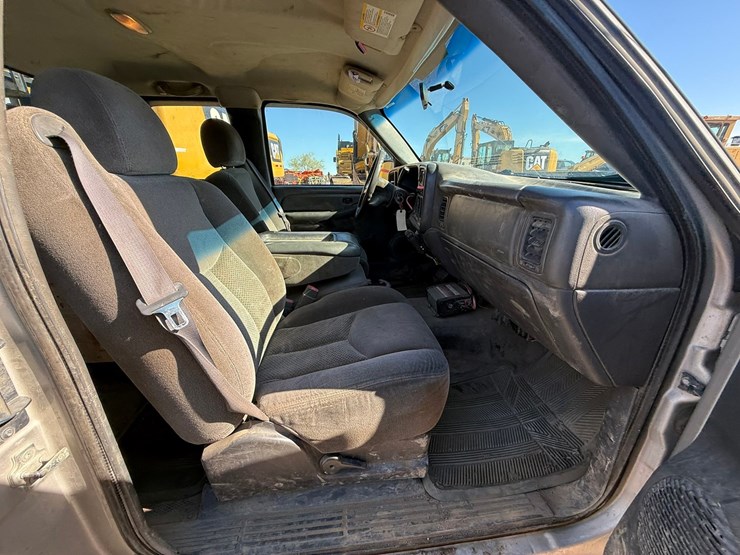 2006-chevrolet-2500-image-38