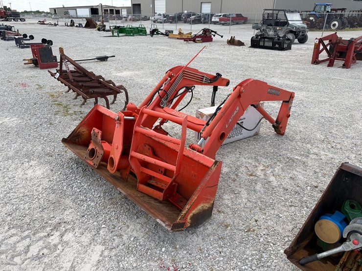 kubota-la723-image-1