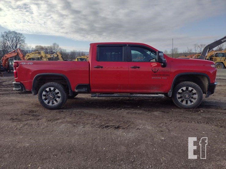 2022-chevrolet-silverado-2500hd-image-3