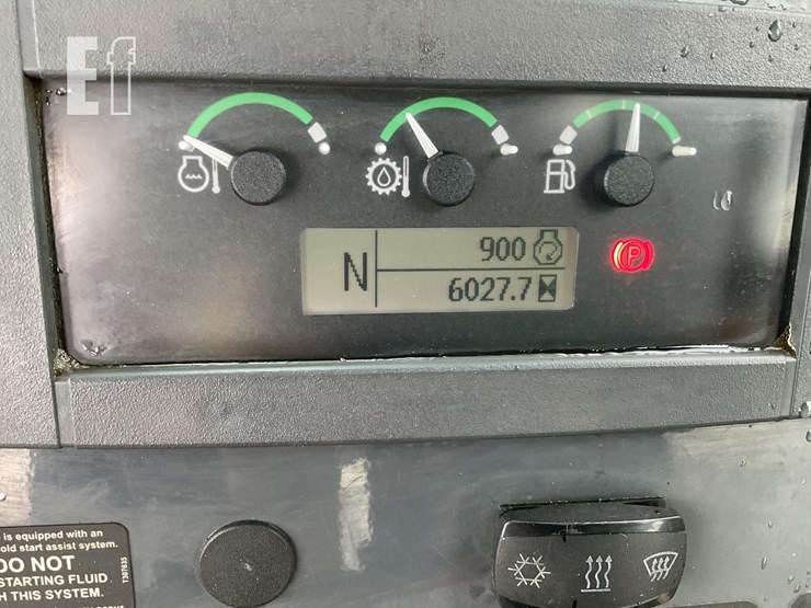2018-deere-310sl-image-18