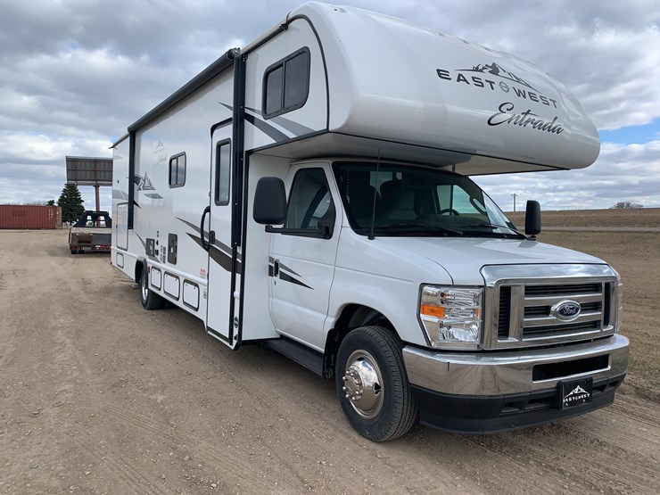 2024-east-to-west-entrada-motorhome-image-3