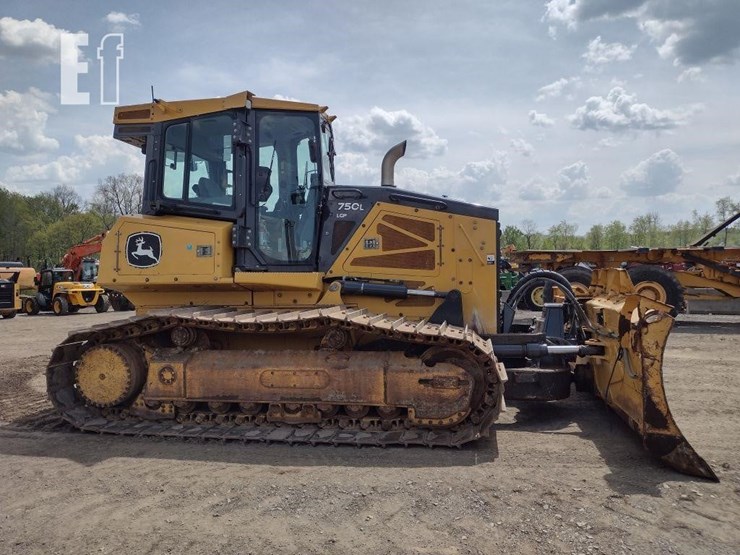 2021-deere-750l-lgp-image-3