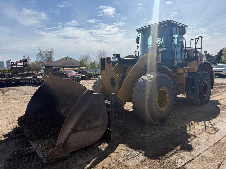 2013-caterpillar-950k-image-1