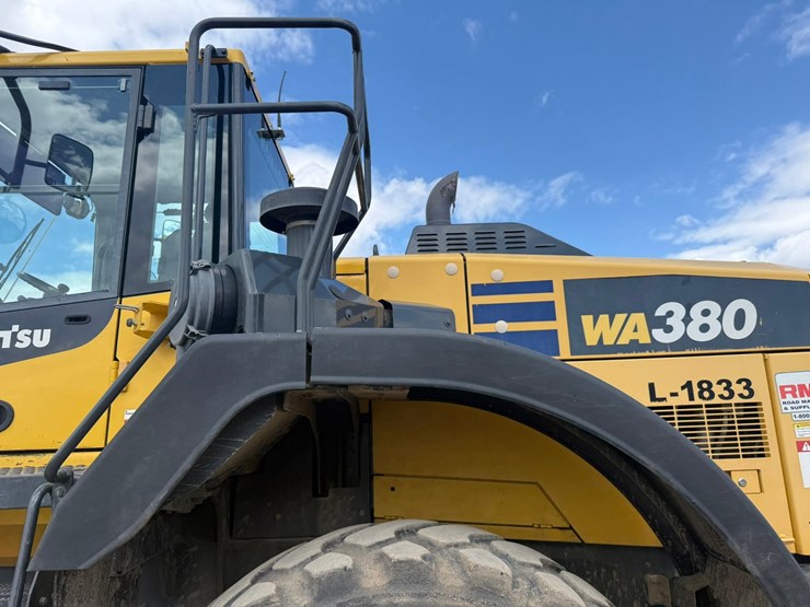 komatsu-wa380-image-48
