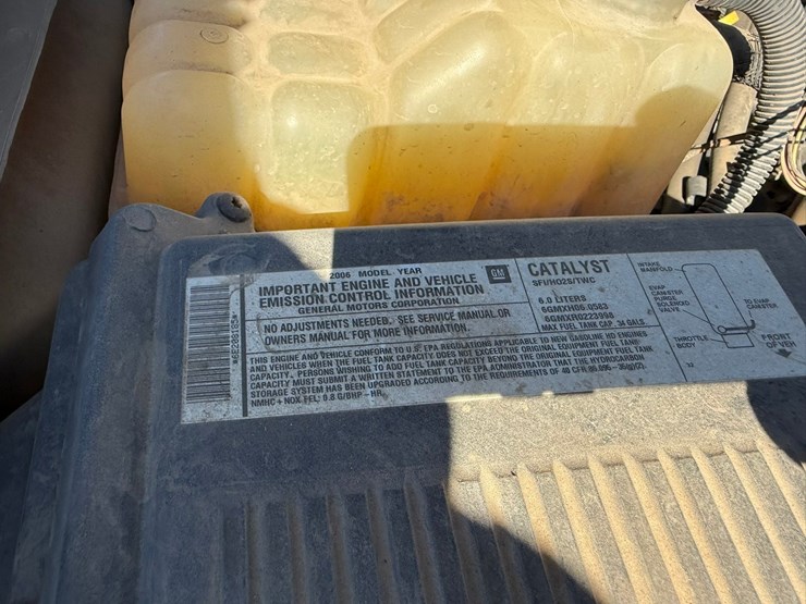 2006-chevrolet-2500-image-16