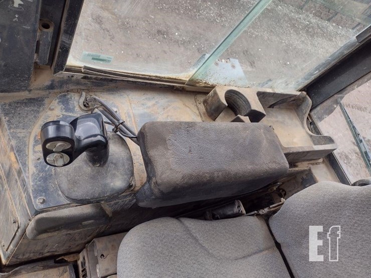 2007-deere-700j-xlt-image-7