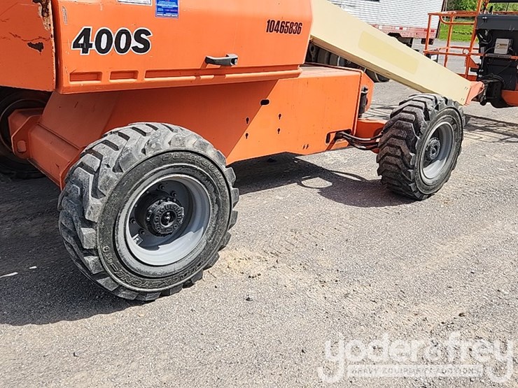 2016-jlg-400s-image-14