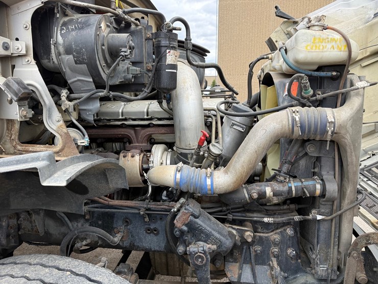 #6443-•-2003-sterling-boom/crane-truck-image-24