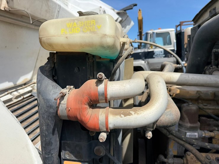 #6396-•-1997-ford-6911l-water-truck-image-15