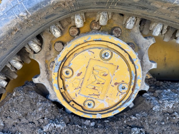caterpillar-255-image-61