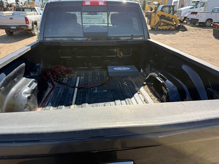 2016-dodge-1500-image-24