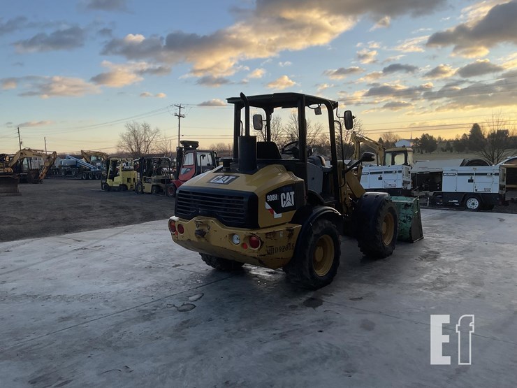 2015-caterpillar-908h2-image-4