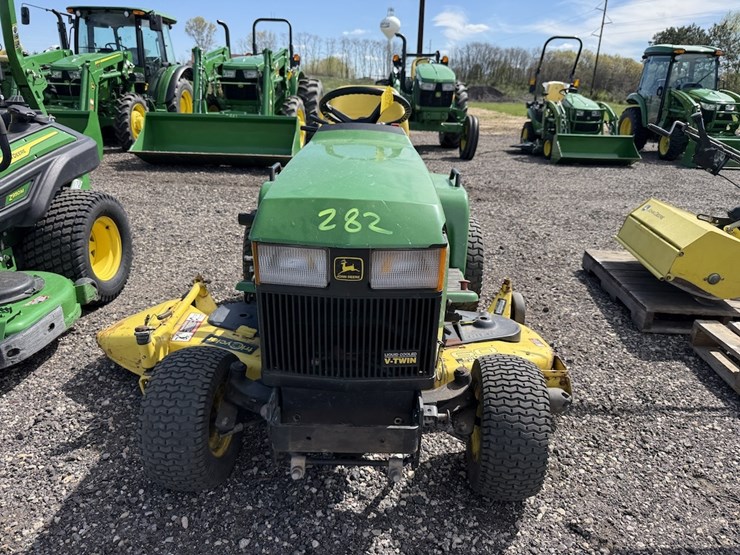 john-deere-425-image-2