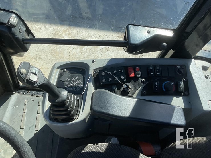 2021-caterpillar-906m-image-13