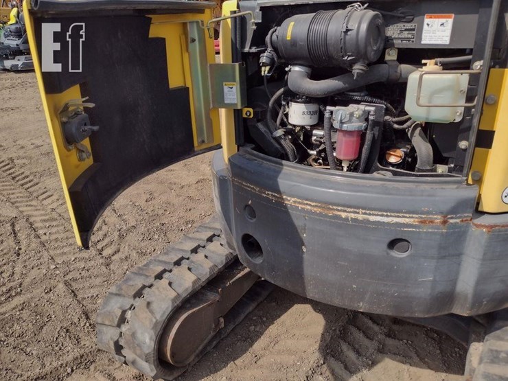 2012-new-holland-e27b-image-38