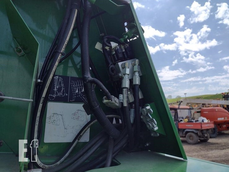 john-deere-450m-image-21