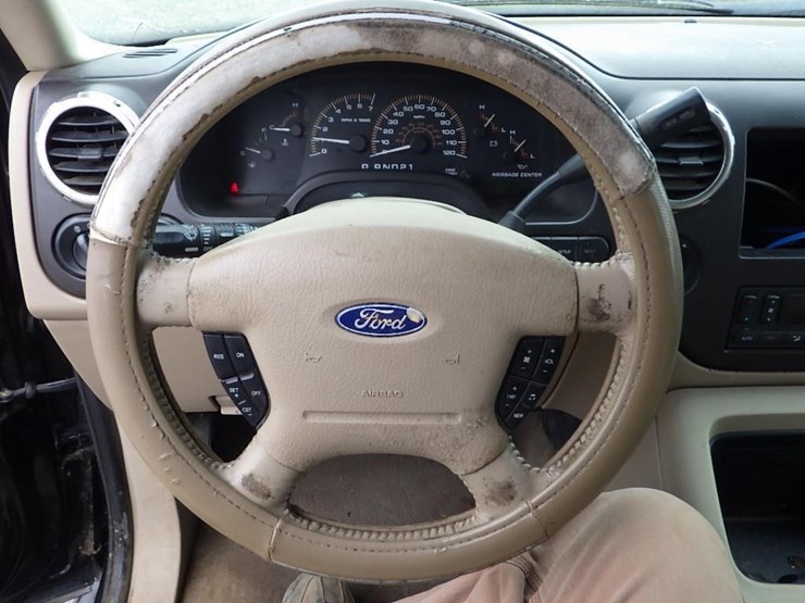 2003-ford-expedition-image-31