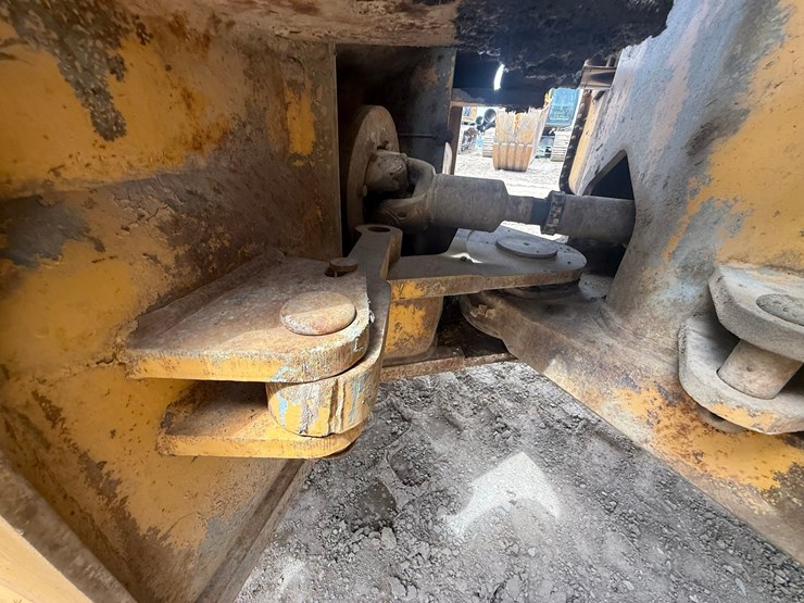 caterpillar-966d-image-37