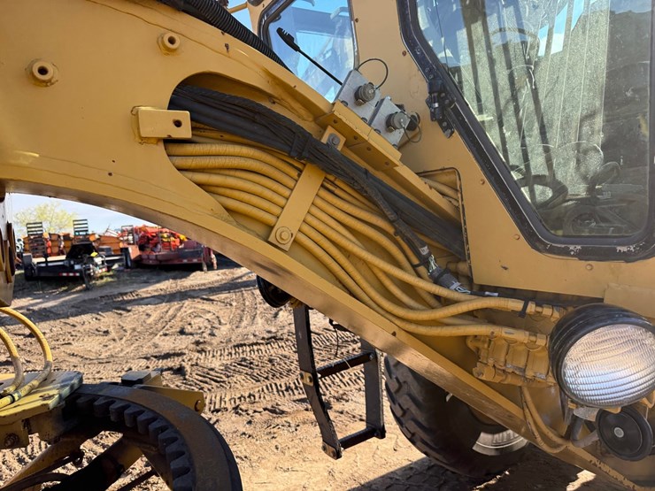 caterpillar-140g-image-38