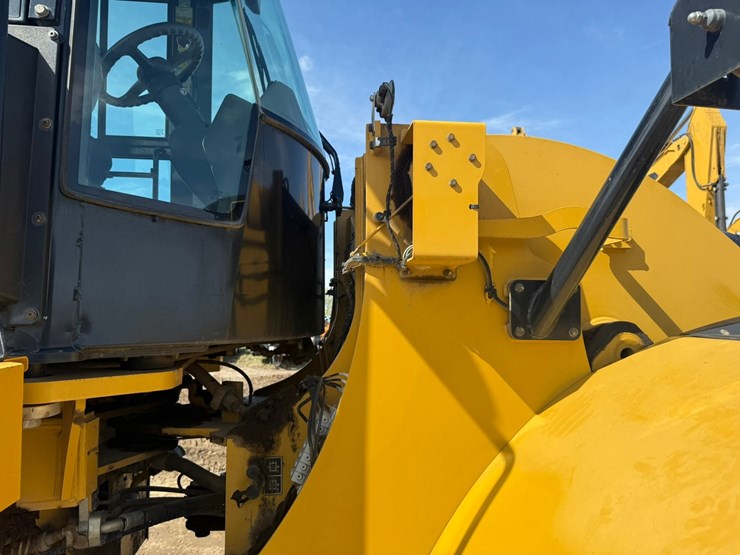 2013-caterpillar-950k-image-67
