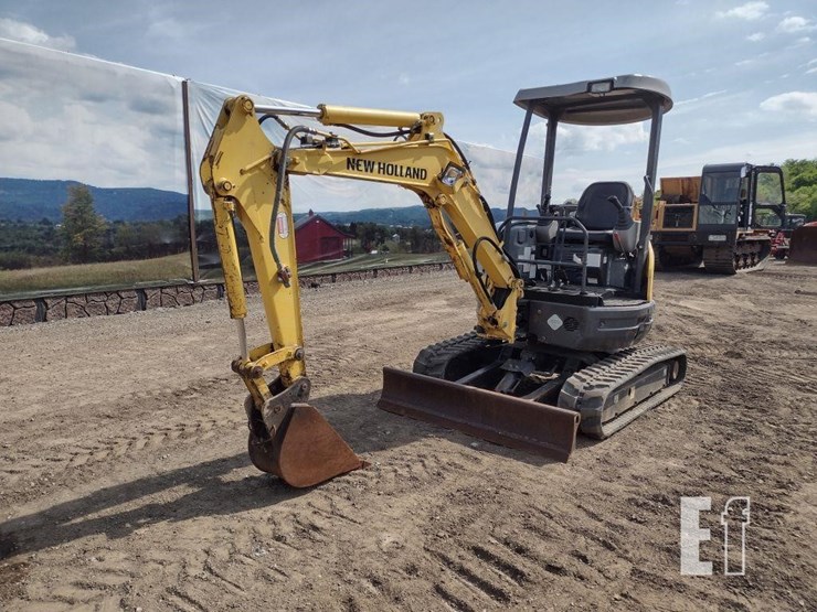 2012-new-holland-e27b-image-42