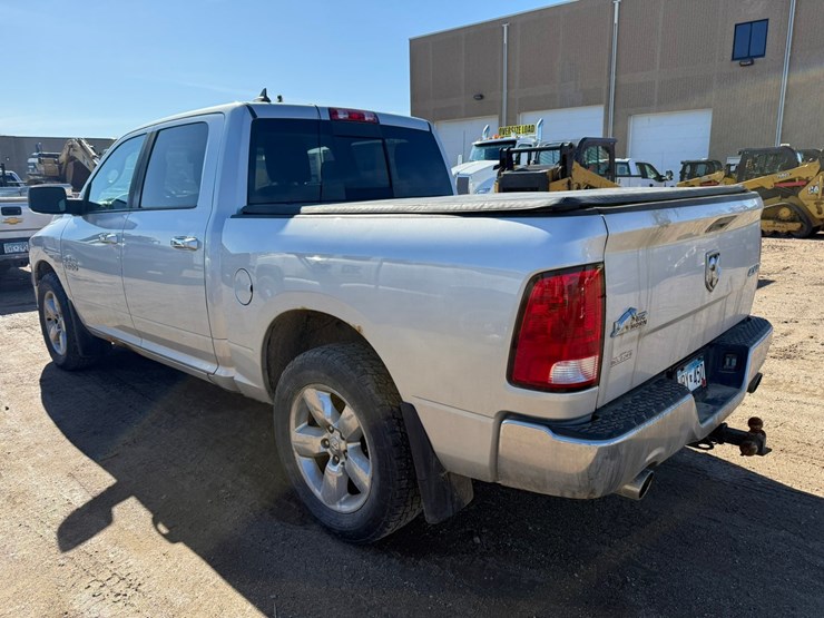 2016-dodge-1500-image-3