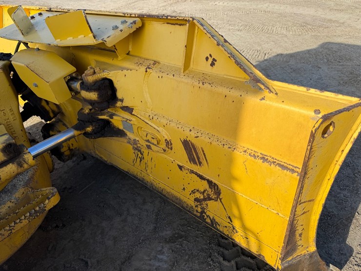 2014-komatsu-d51pxi-image-24