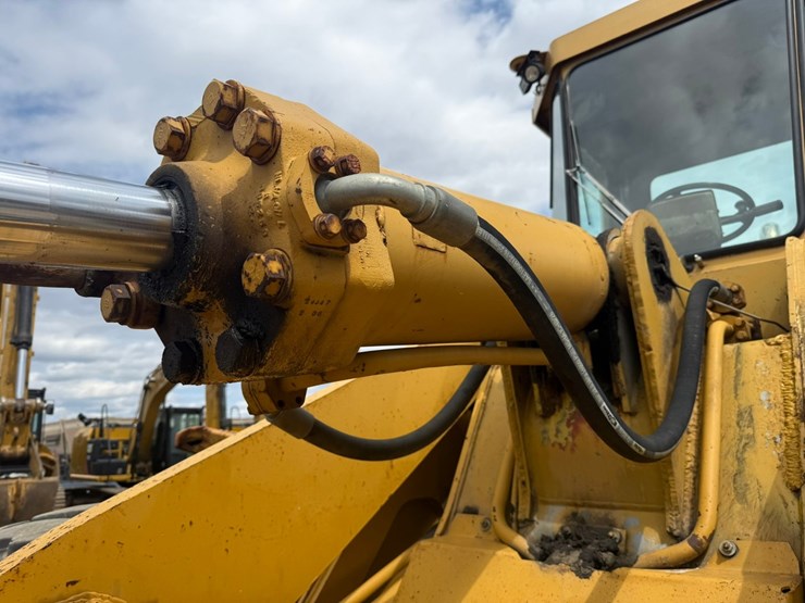 caterpillar-966d-image-27