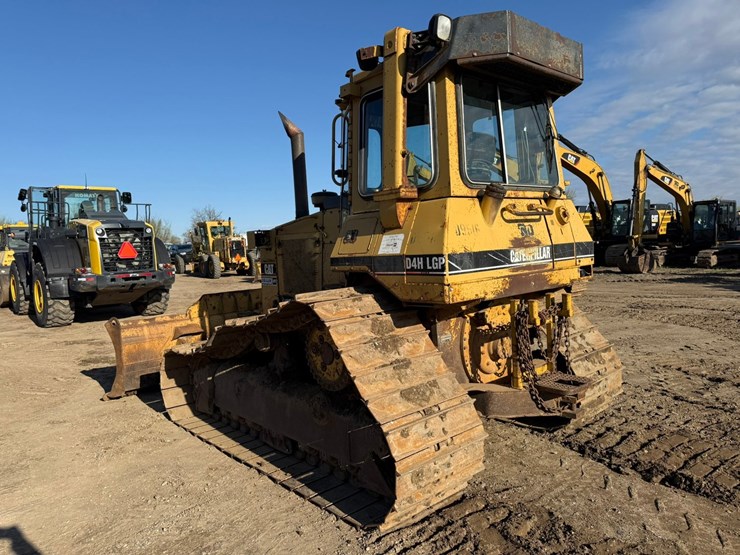 caterpillar-d4h-lgp-image-3