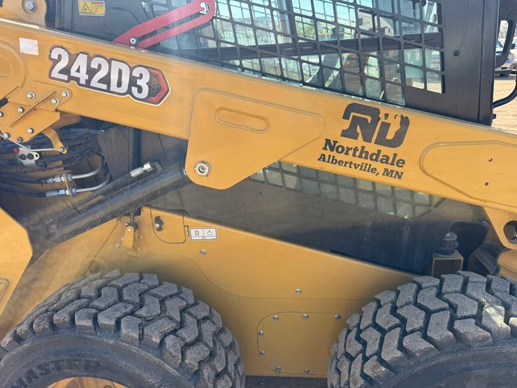 caterpillar-242d3-image-24