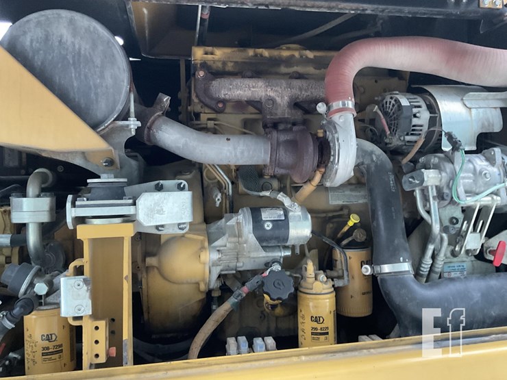2015-caterpillar-m313d-image-20