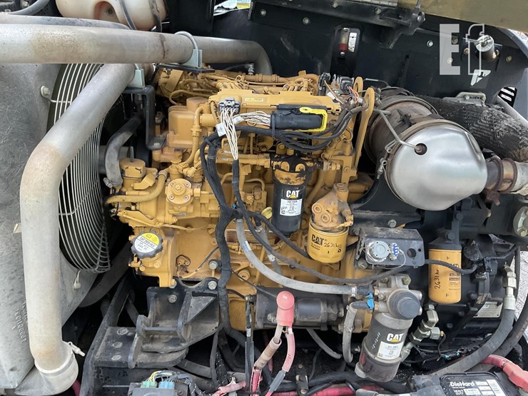 2014-caterpillar-tl642c-image-15