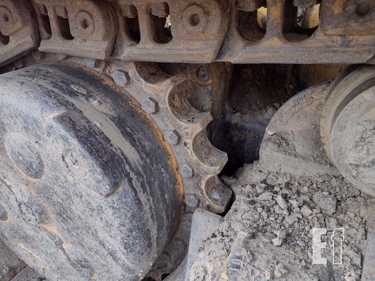 2004-deere-750c-lt-image-29