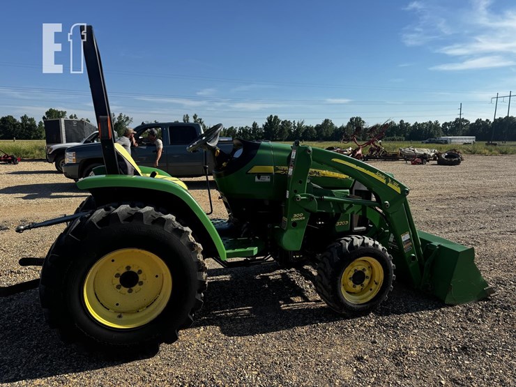 2007-john-deere-3203-image-6