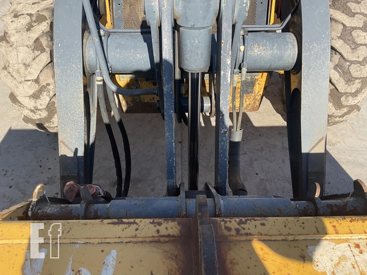 2015-deere-310sl-image-10