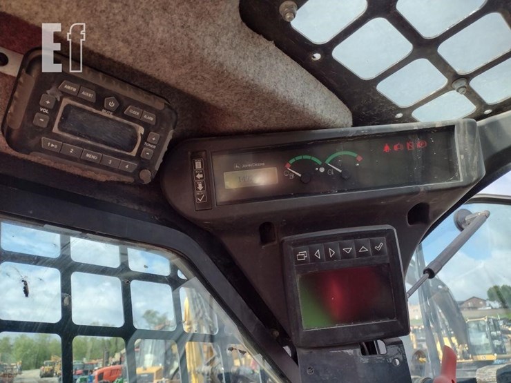 deere-317g-image-7