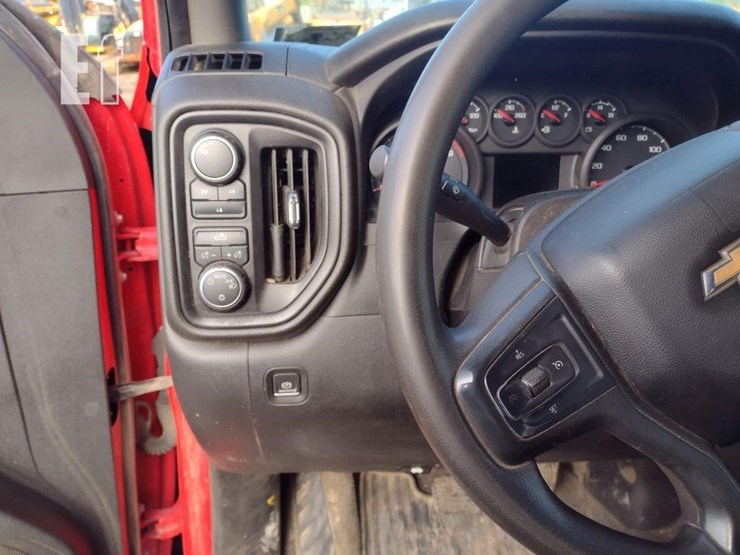 2022-chevrolet-silverado-2500hd-image-9