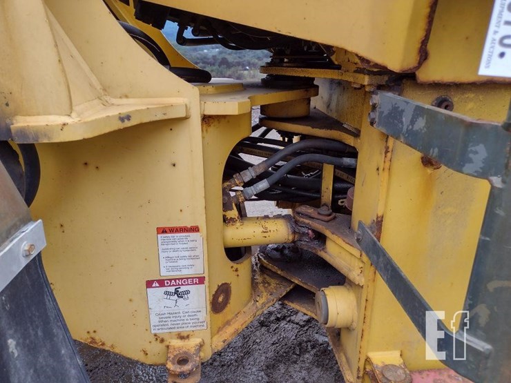 komatsu-wa180-3-image-26