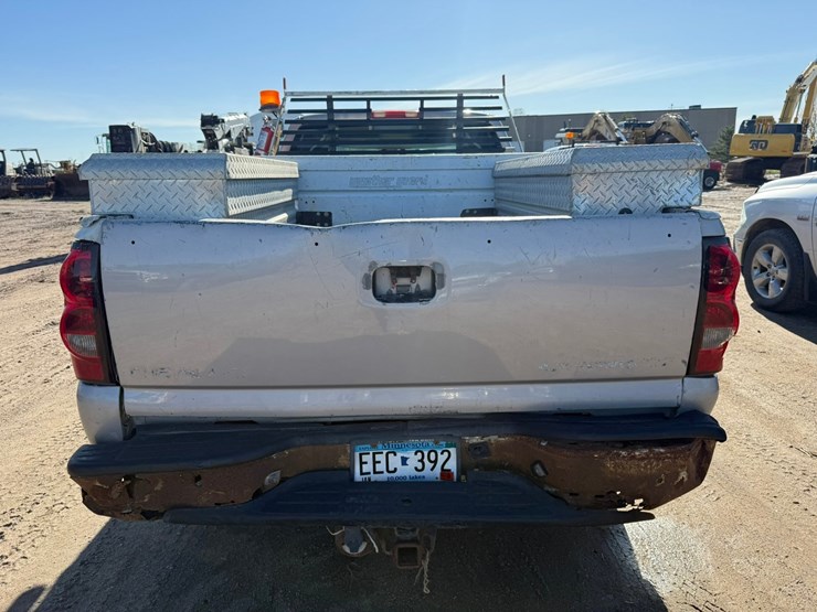 2006-chevrolet-2500-image-4