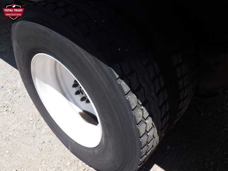 2019-international-durastar-4300-image-12