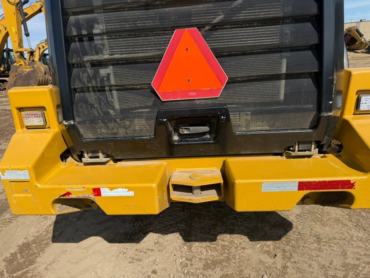 2013-caterpillar-950k-image-47