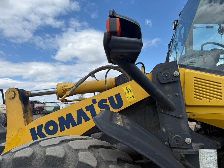 komatsu-wa380-image-31
